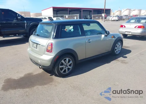 2008 Mini Cooper z USA, uszkodzony, nr VIN WMWMF33538TT67233